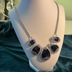 Chic Silver and Black Teardrop Necklace